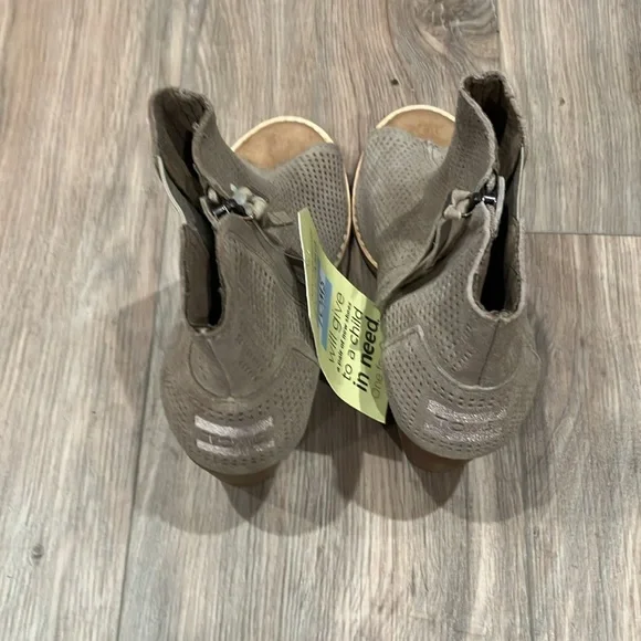 NWT LADIES TOMS MAJORCA PEEP TOE BOOTS SIZE 5.5 - Picture 7 of 8